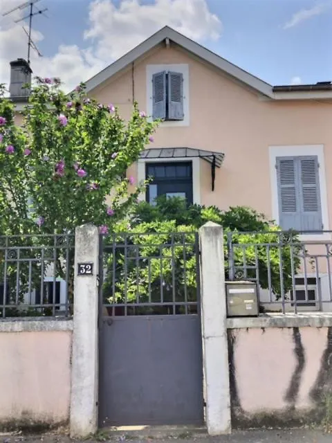 Feriehus Bel Air House Garden 6 People Villa Bourg-en-Bresse
